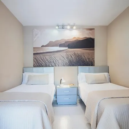 Apartment Mediterraneo Piso En El Paseo Maritimo *
