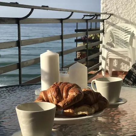 Mediterraneo Piso En Paseo Maritimo 4 Pax Wifi * Marbella