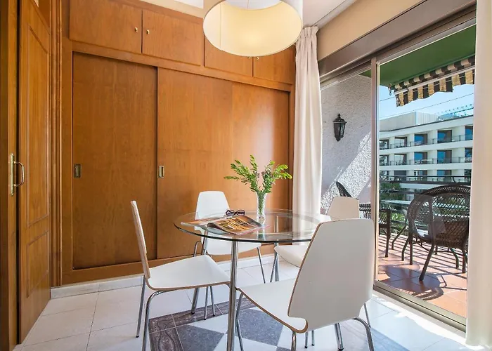 Mediterraneo Piso En El Paseo Maritimo 마르베야